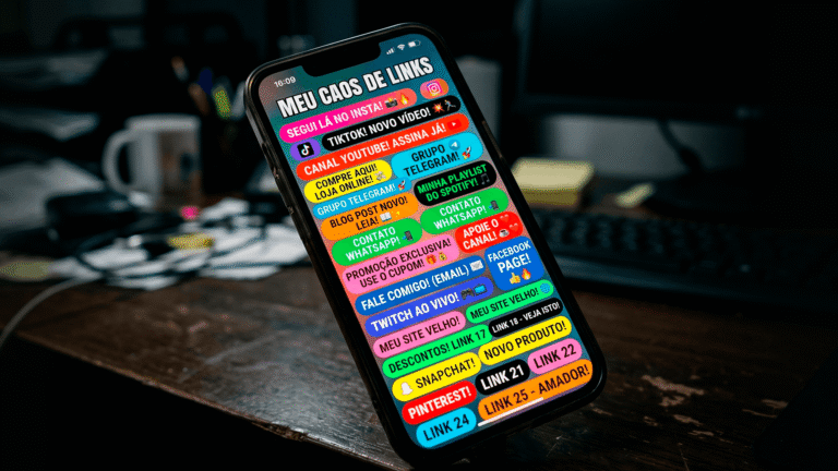 Tela de celular exibindo uma árvore de links lotada de botões confusos, ilustrando o erro fatal do link na bio amador.